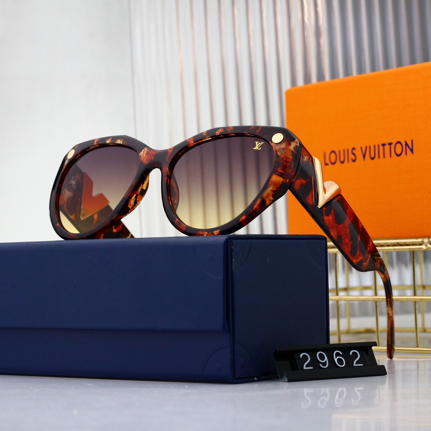 Louis Vuitton Basic Glasses L