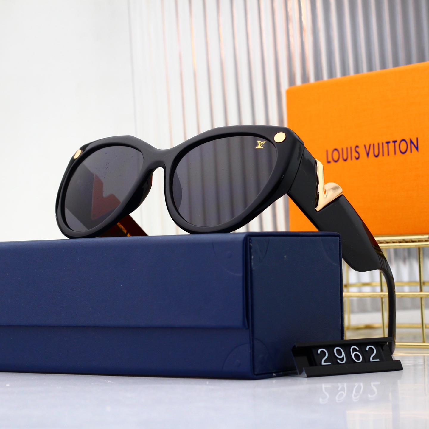 Louis Vuitton Basic Glasses L