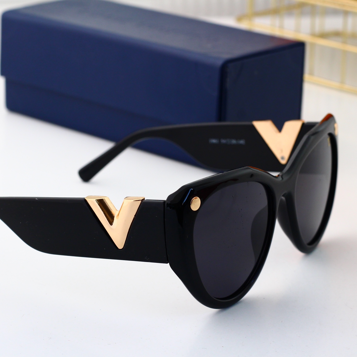 Louis Vuitton Basic Glasses L