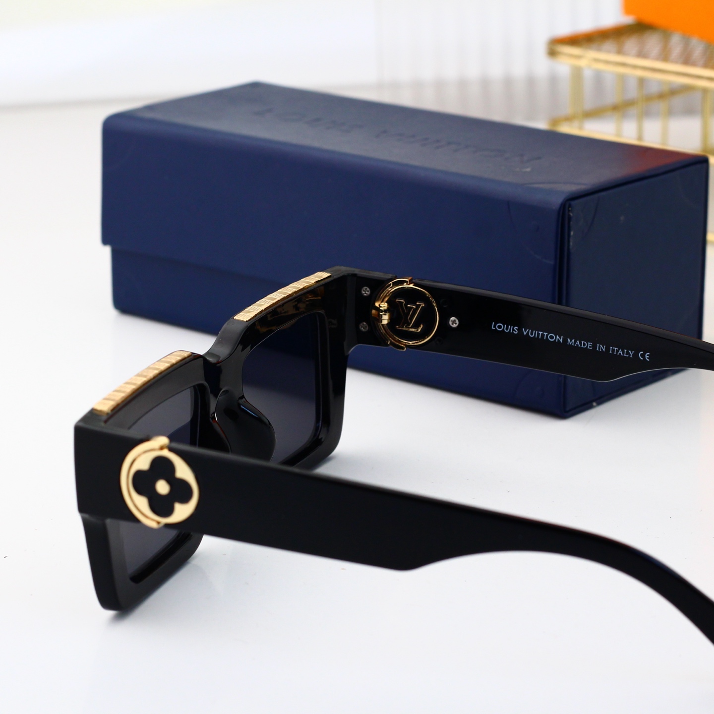 Louis Vuitton Basic Glasses L