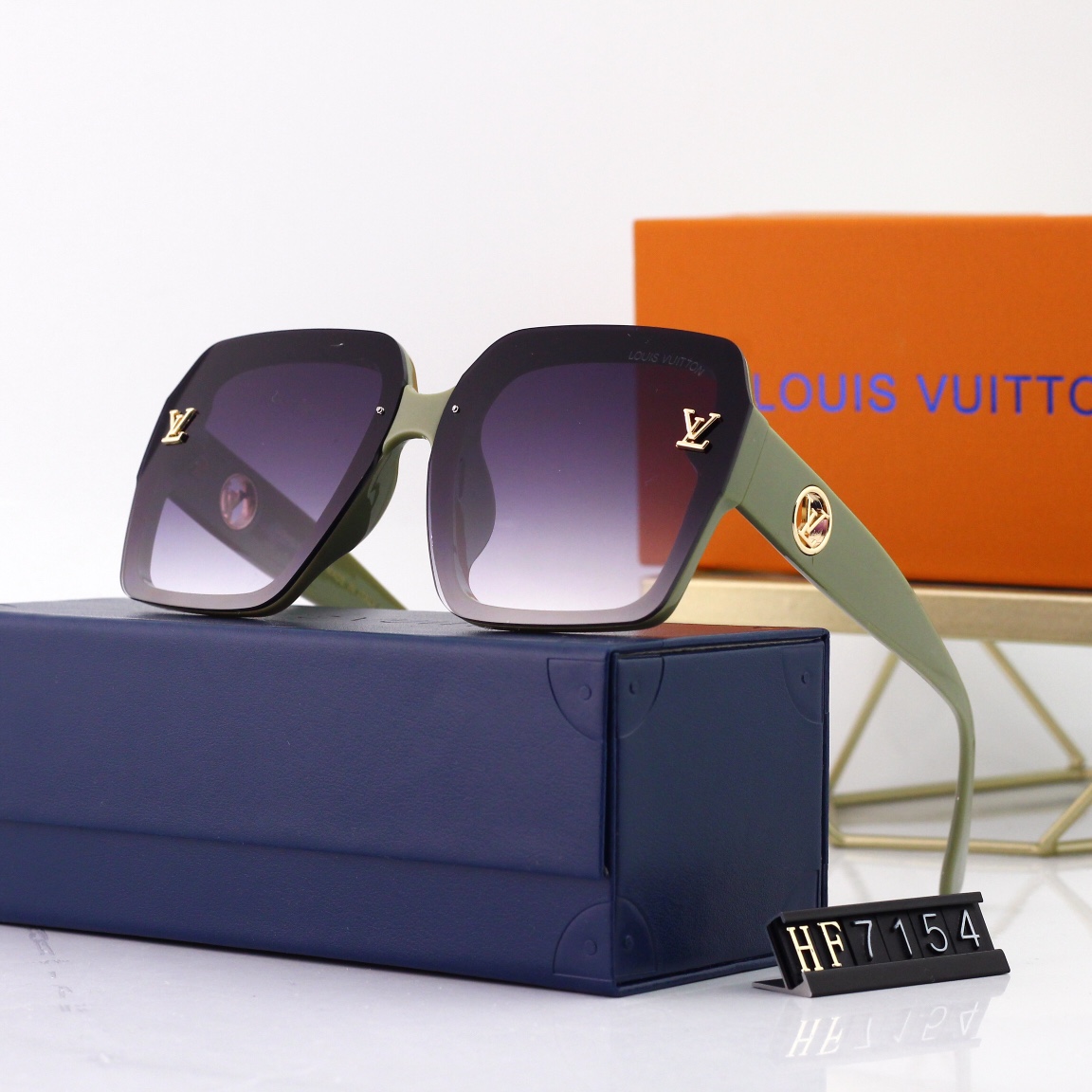 Louis Vuitton Sunglasses L