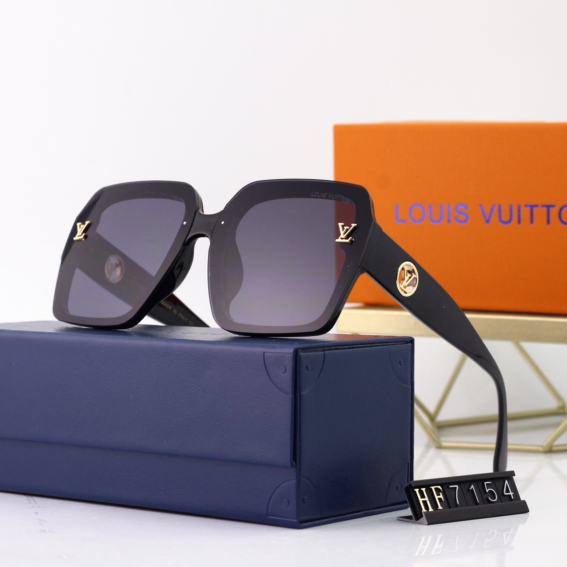 Louis Vuitton Sunglasses L