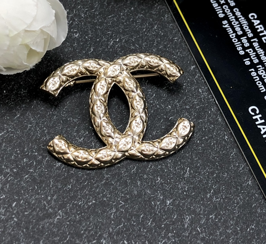 Chanel Brooch L