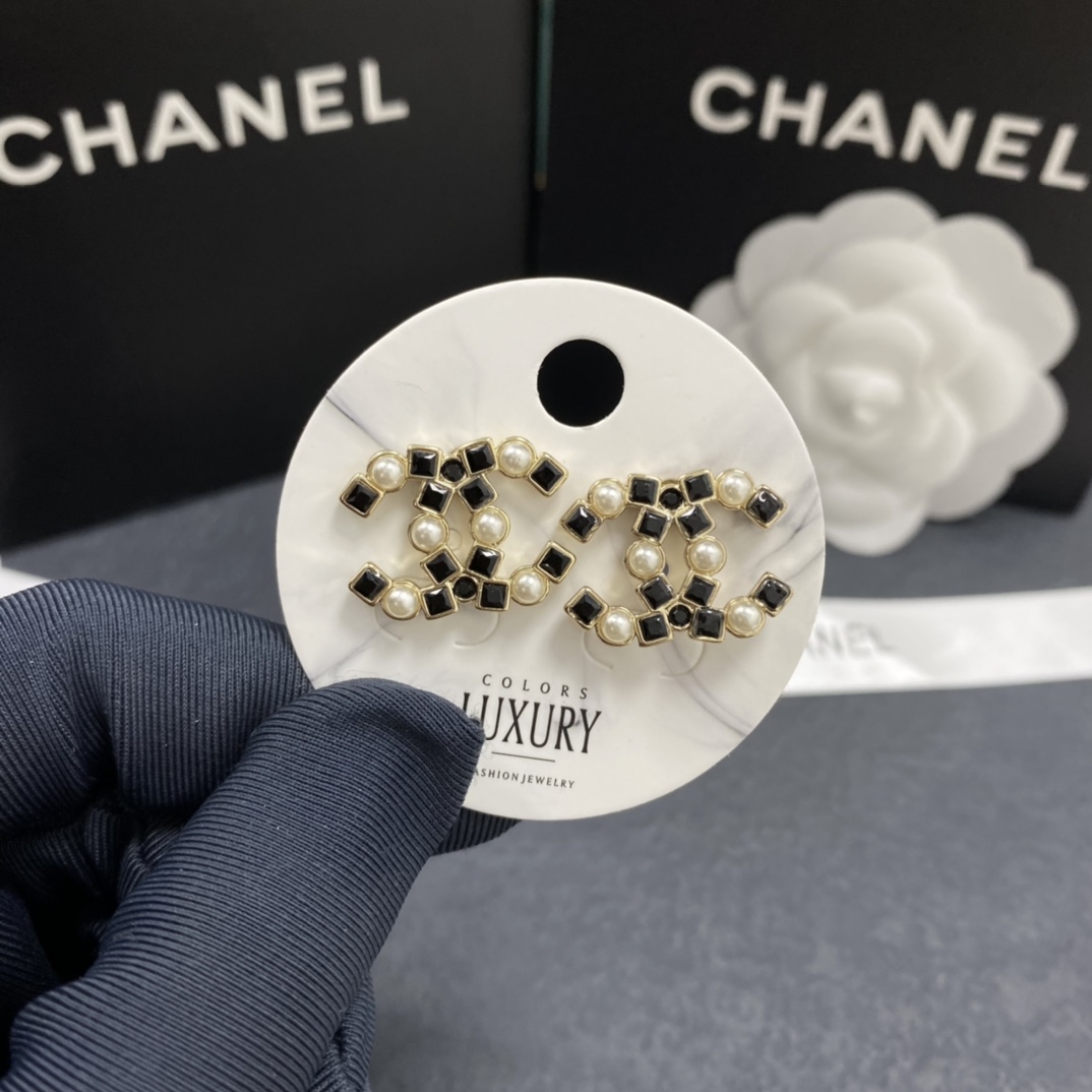 Chanel Earrings Pearl