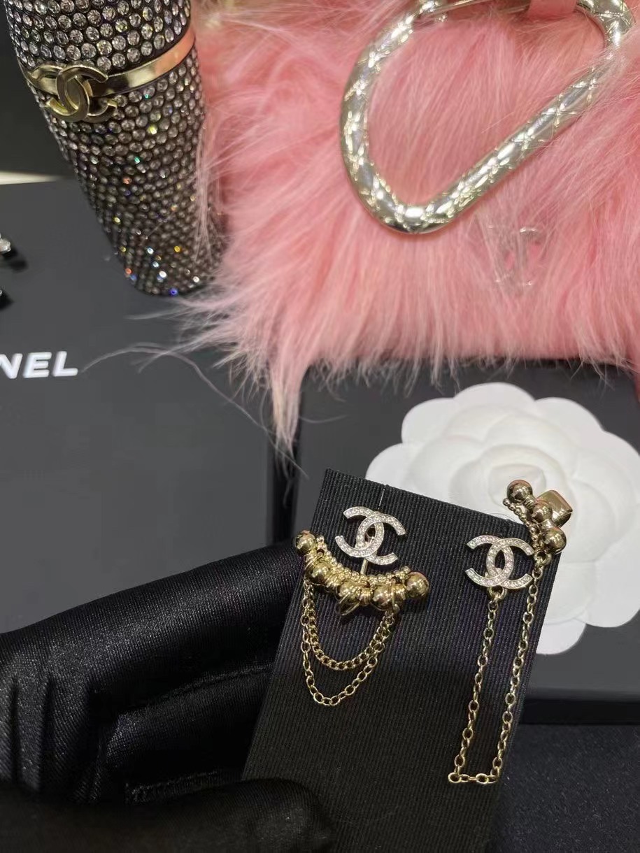 Chanel Earrings Gold