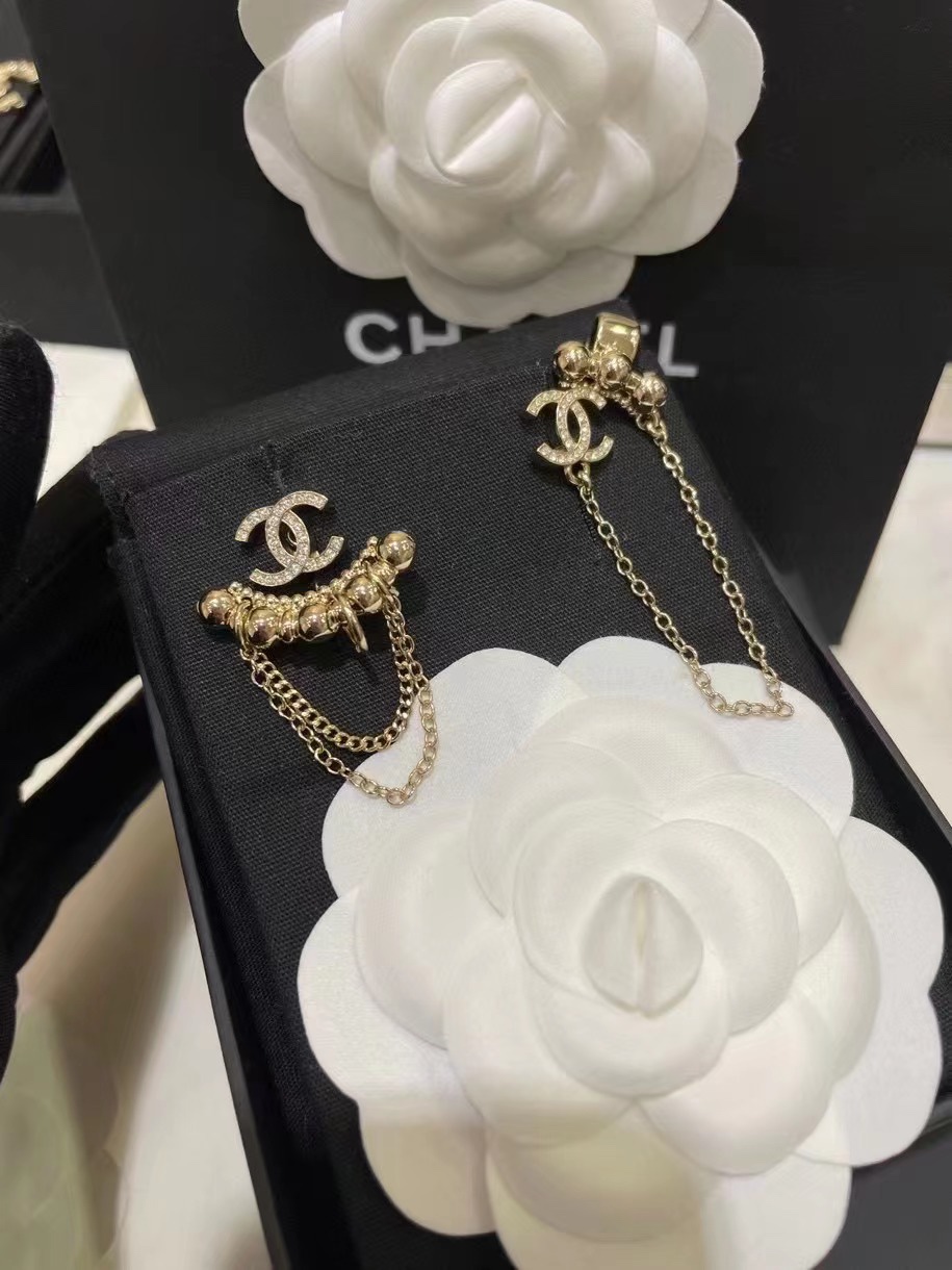 Chanel Earrings Gold