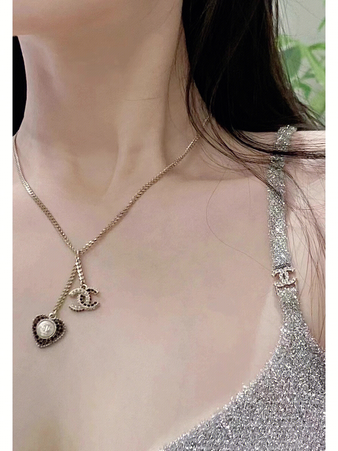 Chanel Necklace Inlaid L