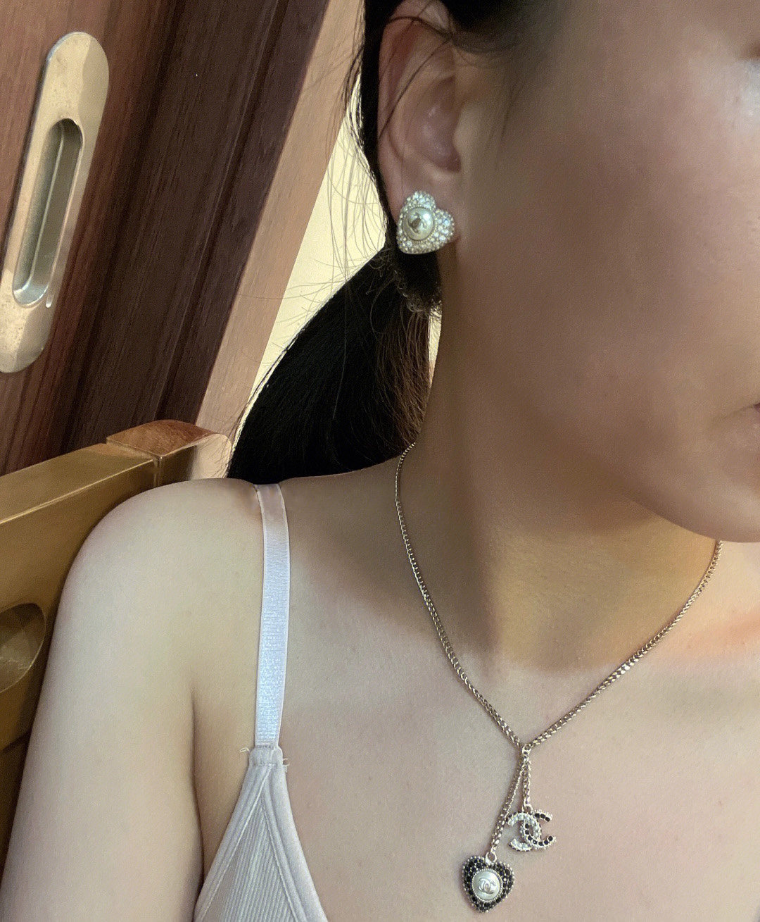 Chanel Necklace Inlaid L