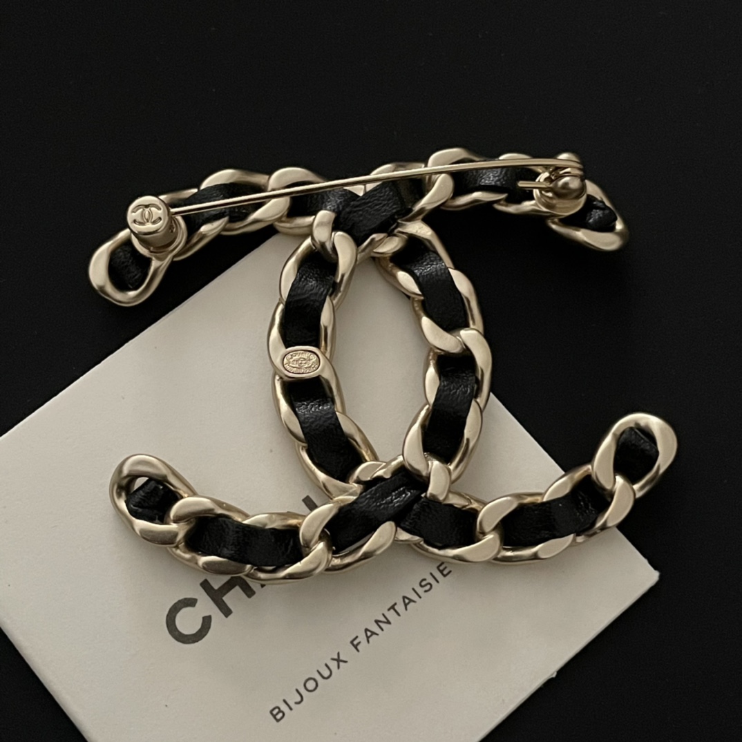 Chanel Brooch Black L