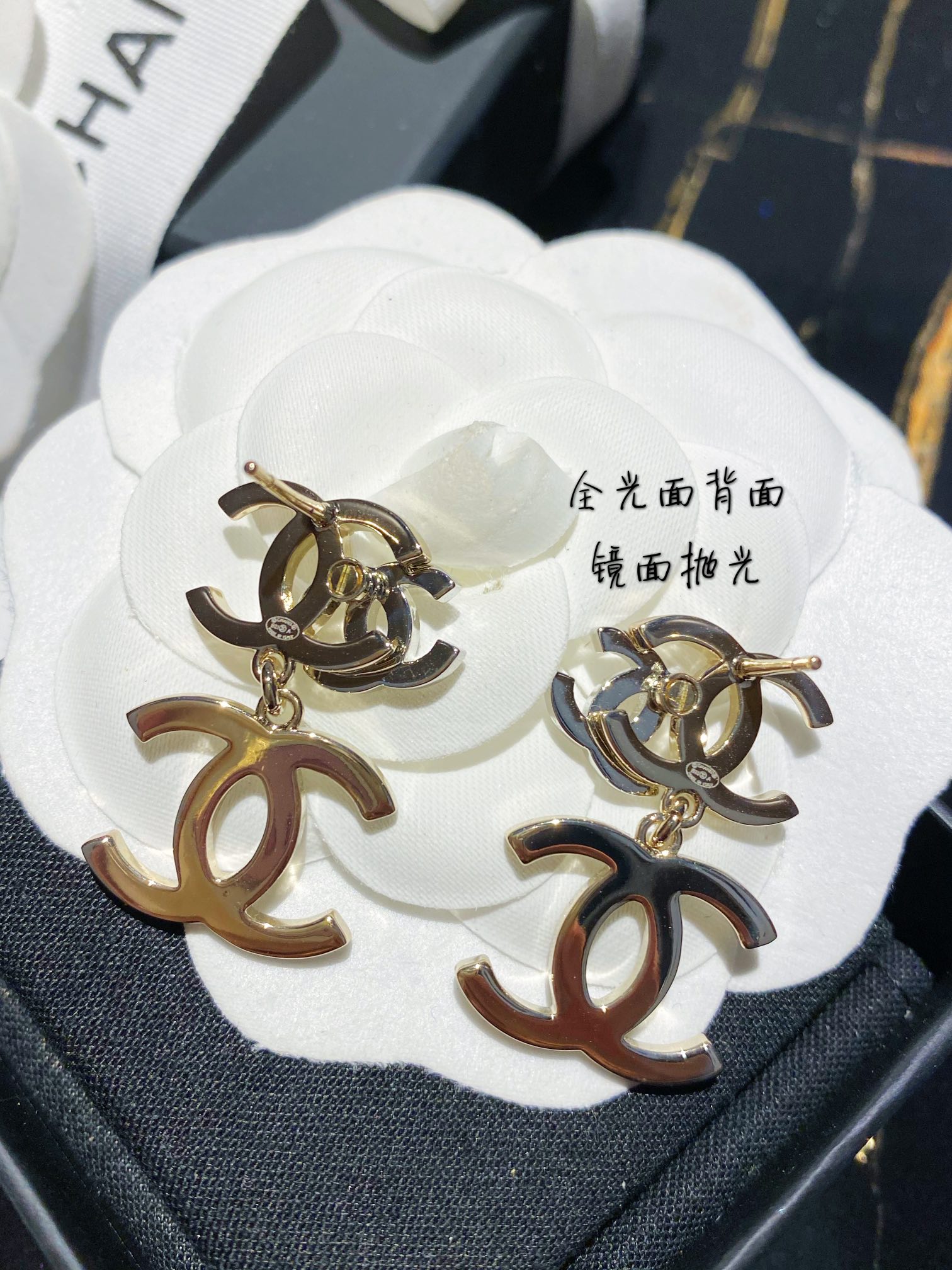 Chanel Female Earrings S-l