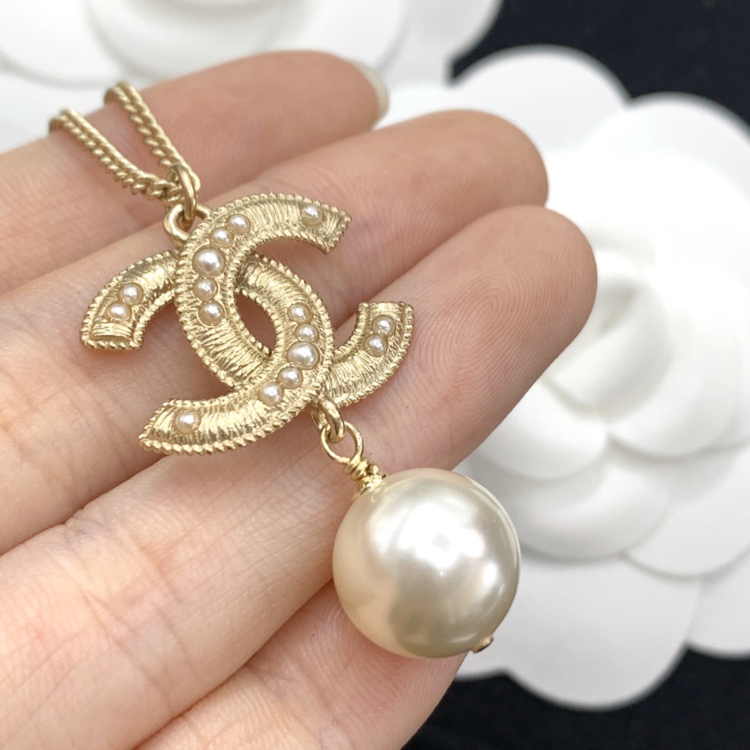 Chanel Necklace Pearl L