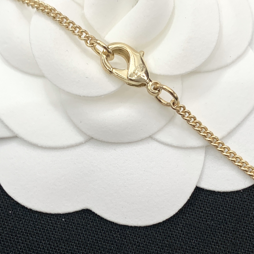 Chanel Necklace Pearl L