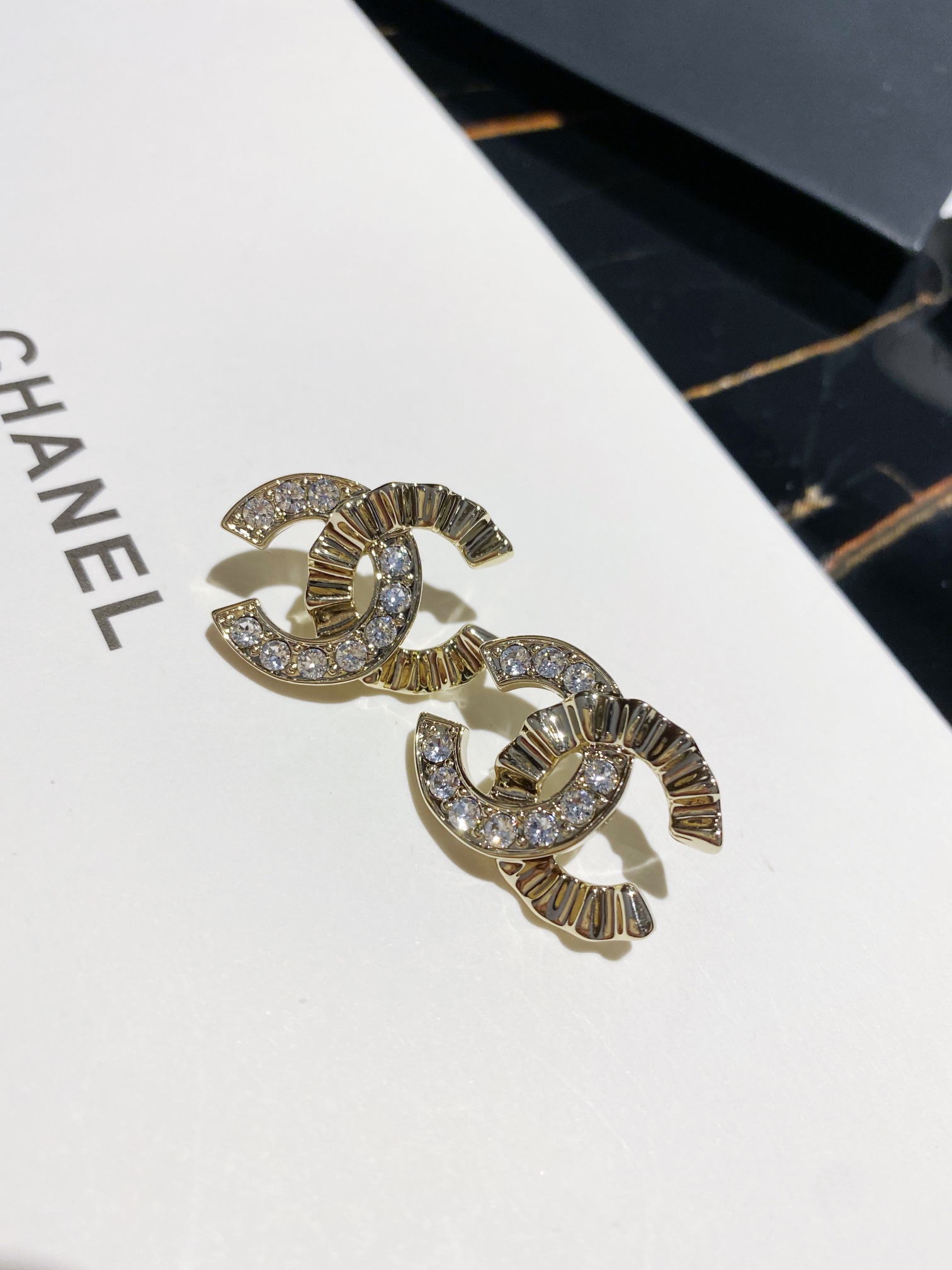 Chanel Female Earrings S-l