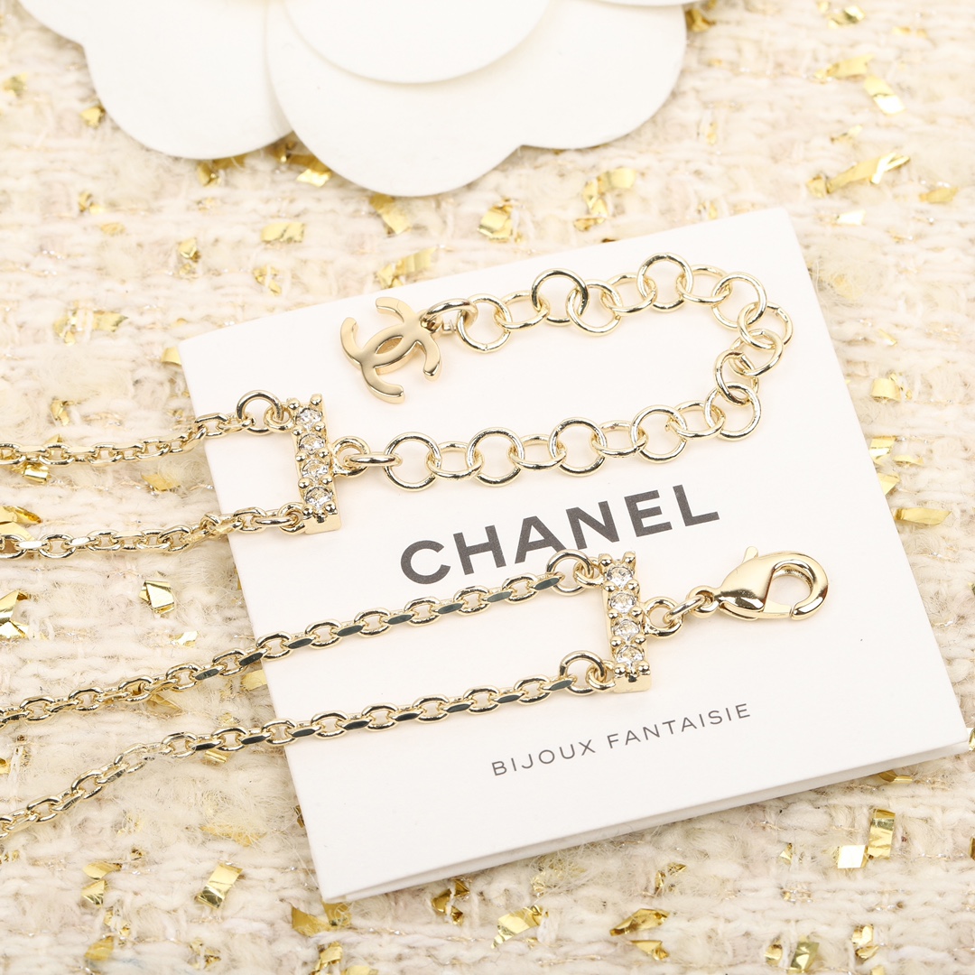 Chanel Necklace Pearl L