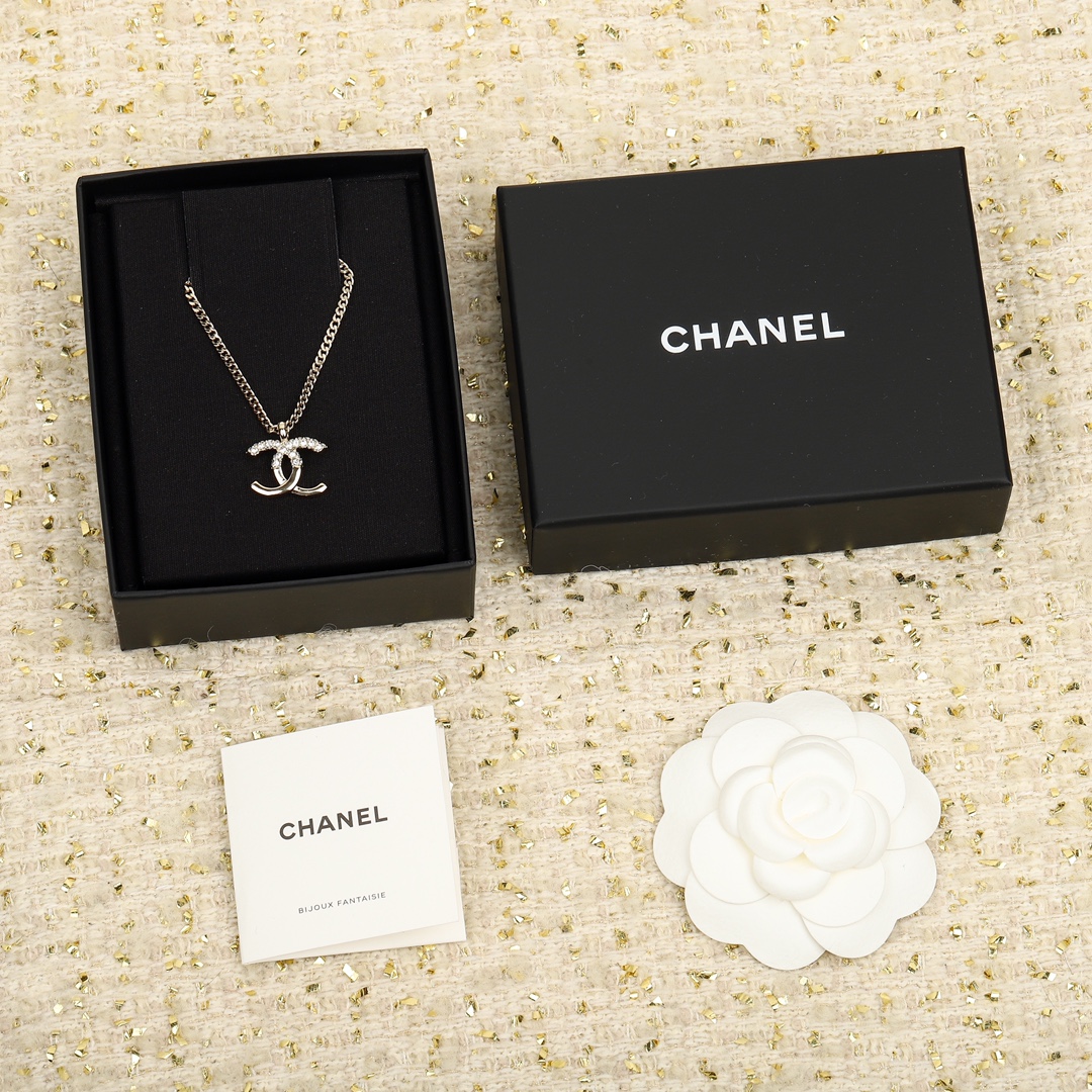 Chanel Necklace L
