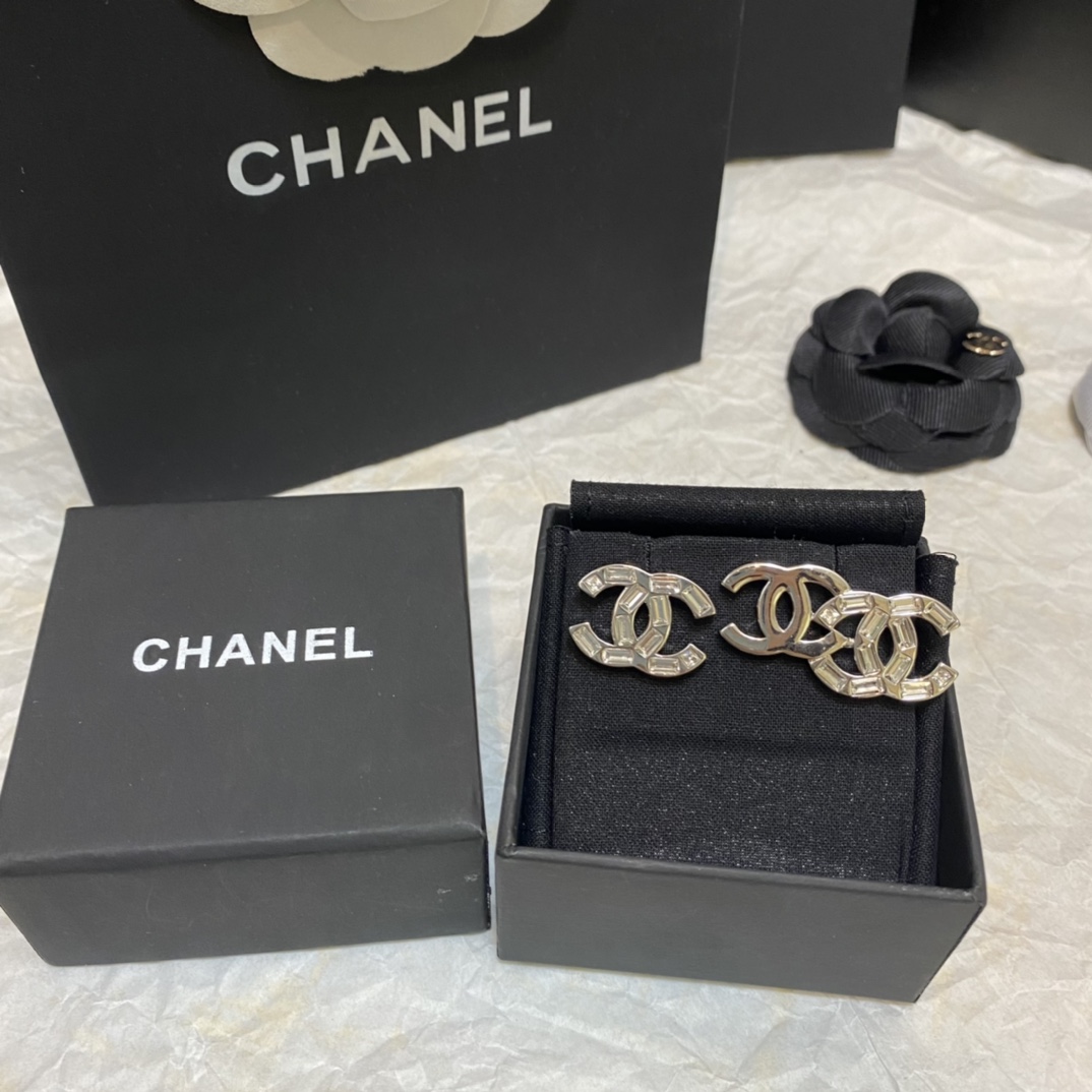 Chanel Earrings L