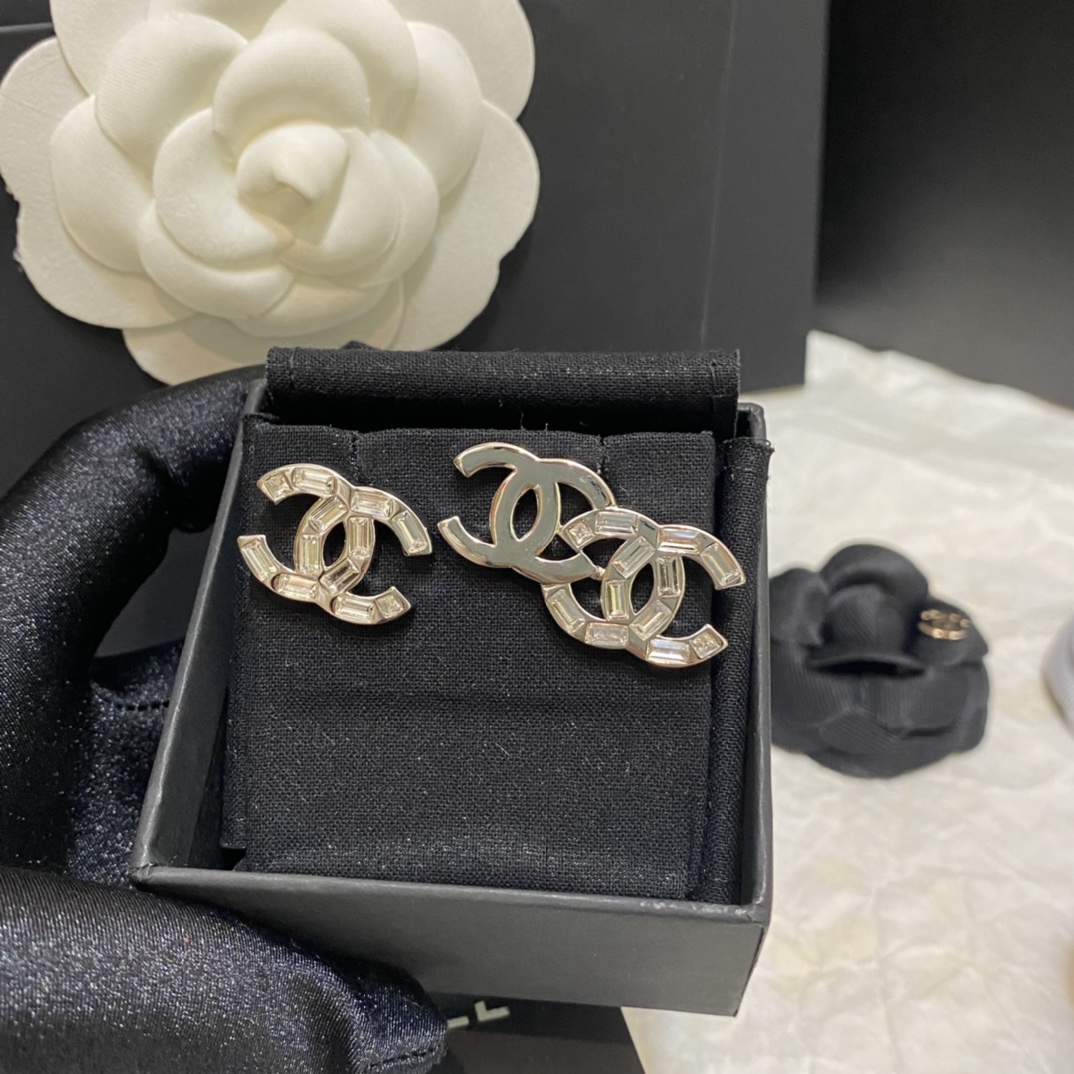 Chanel Earrings L