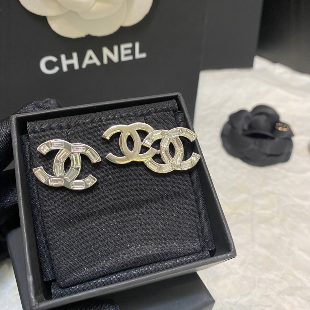 Chanel Earrings L