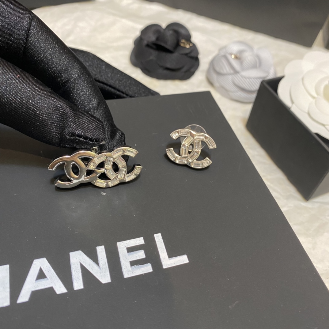 Chanel Earrings L