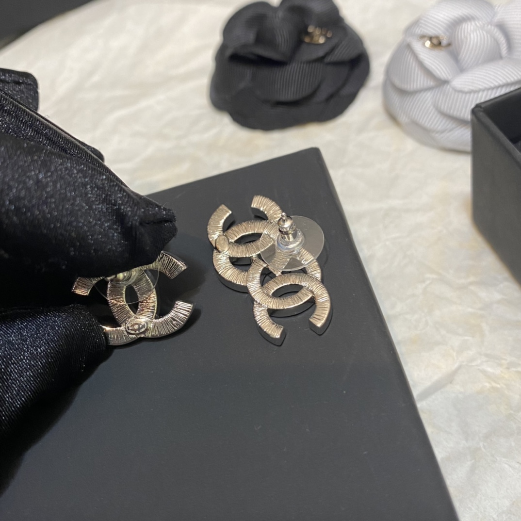 Chanel Earrings L