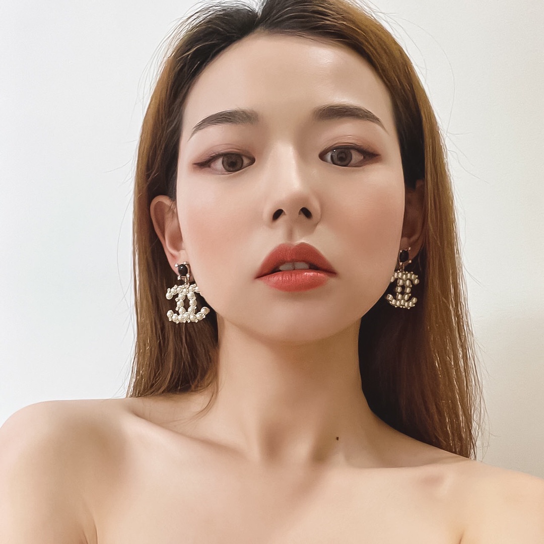 Chanel Female Earrings Pearl L