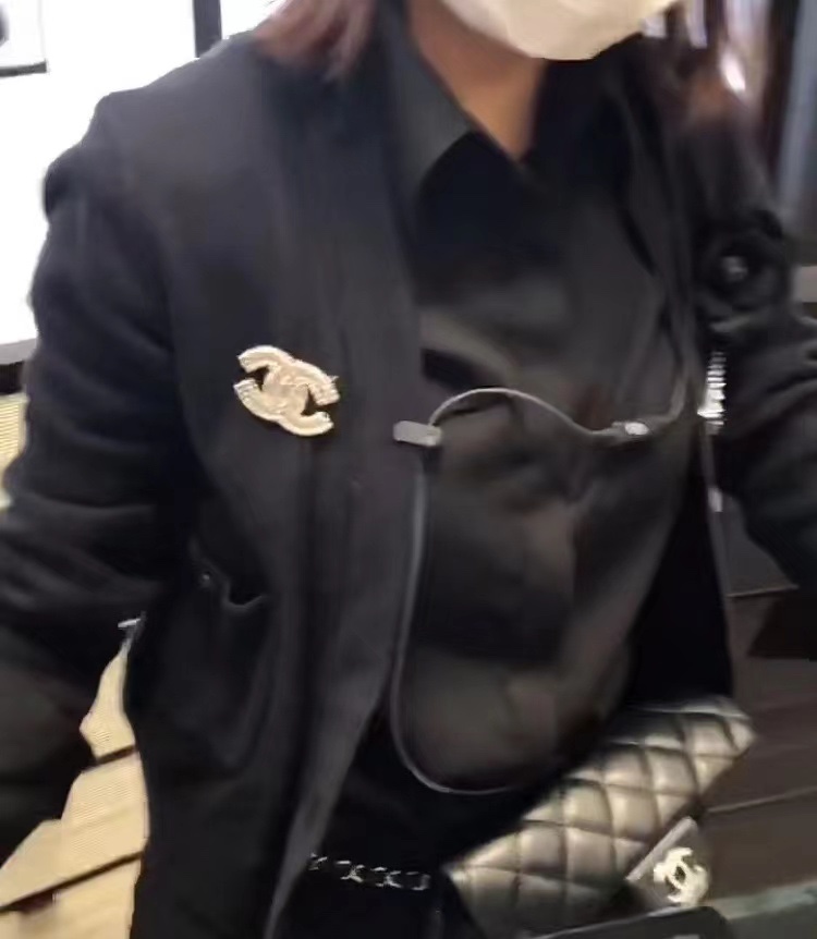 Chanel Brooch Inlaid L