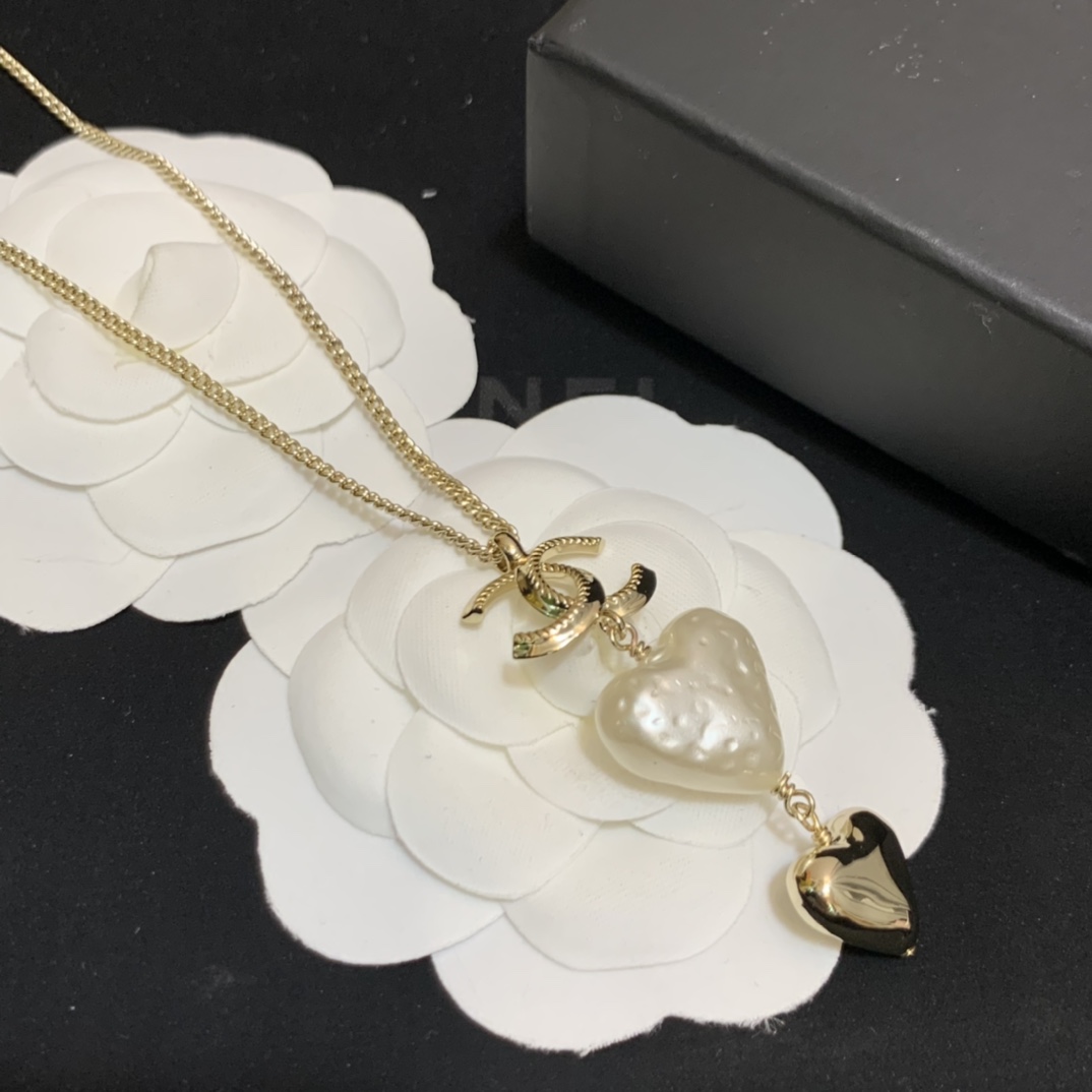 Chanel Necklace Pearl Gold L