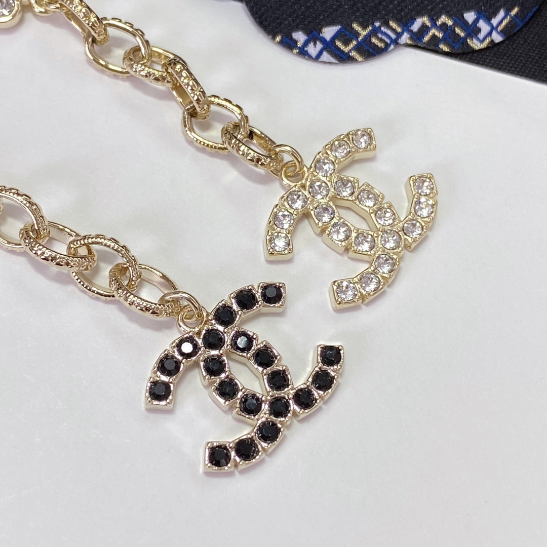 Chanel Necklace Pearl L