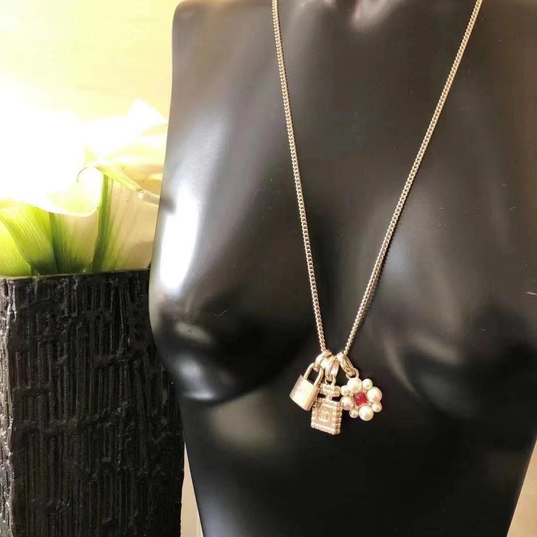 Chanel Necklace Pearl L