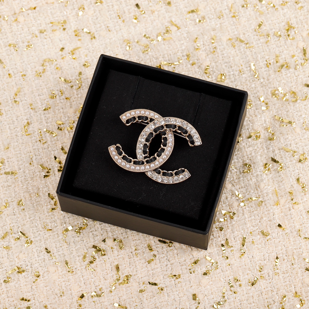 Chanel Brooch Black L