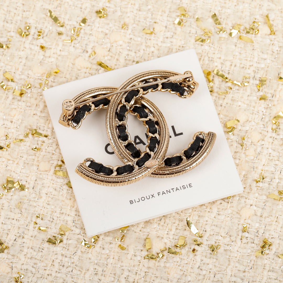 Chanel Brooch Black L