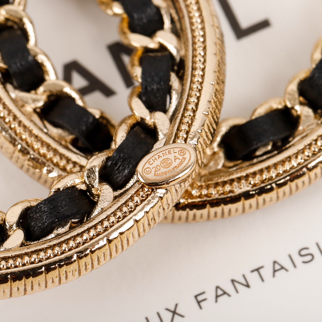 Chanel Brooch Black L