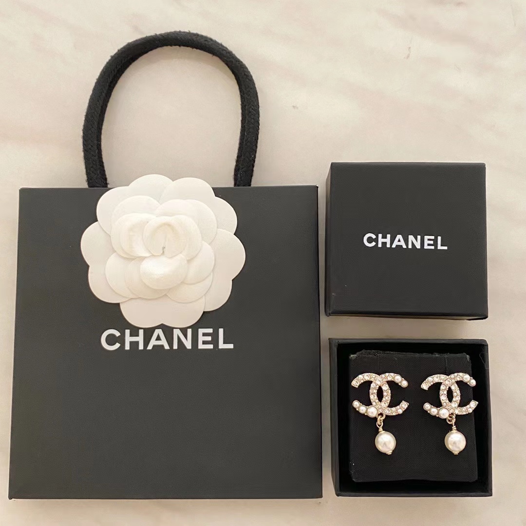 Chanel Earrings Pearl L