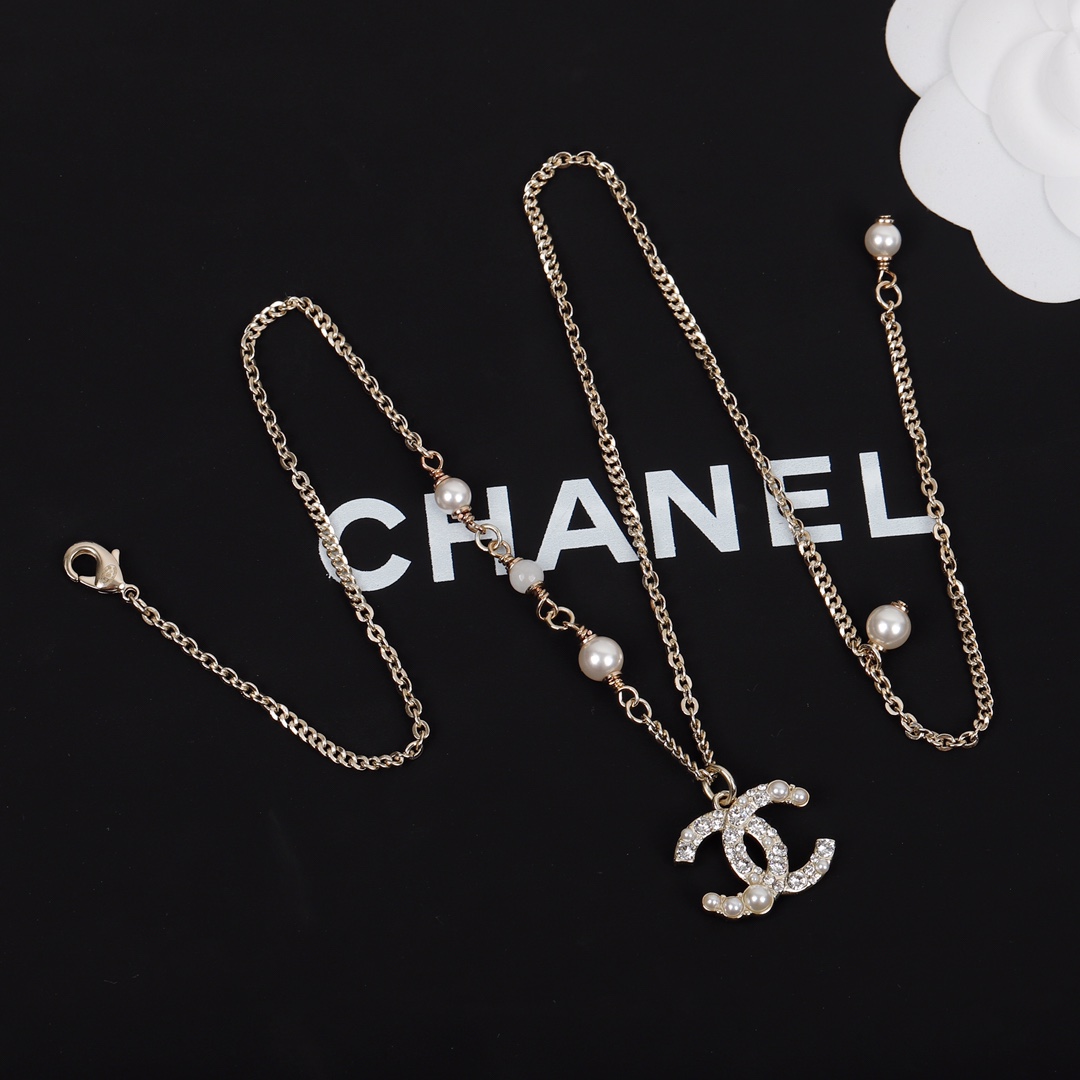 Chanel Necklace Pearl L