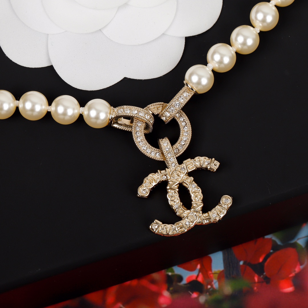 Chanel Necklace Pearl L