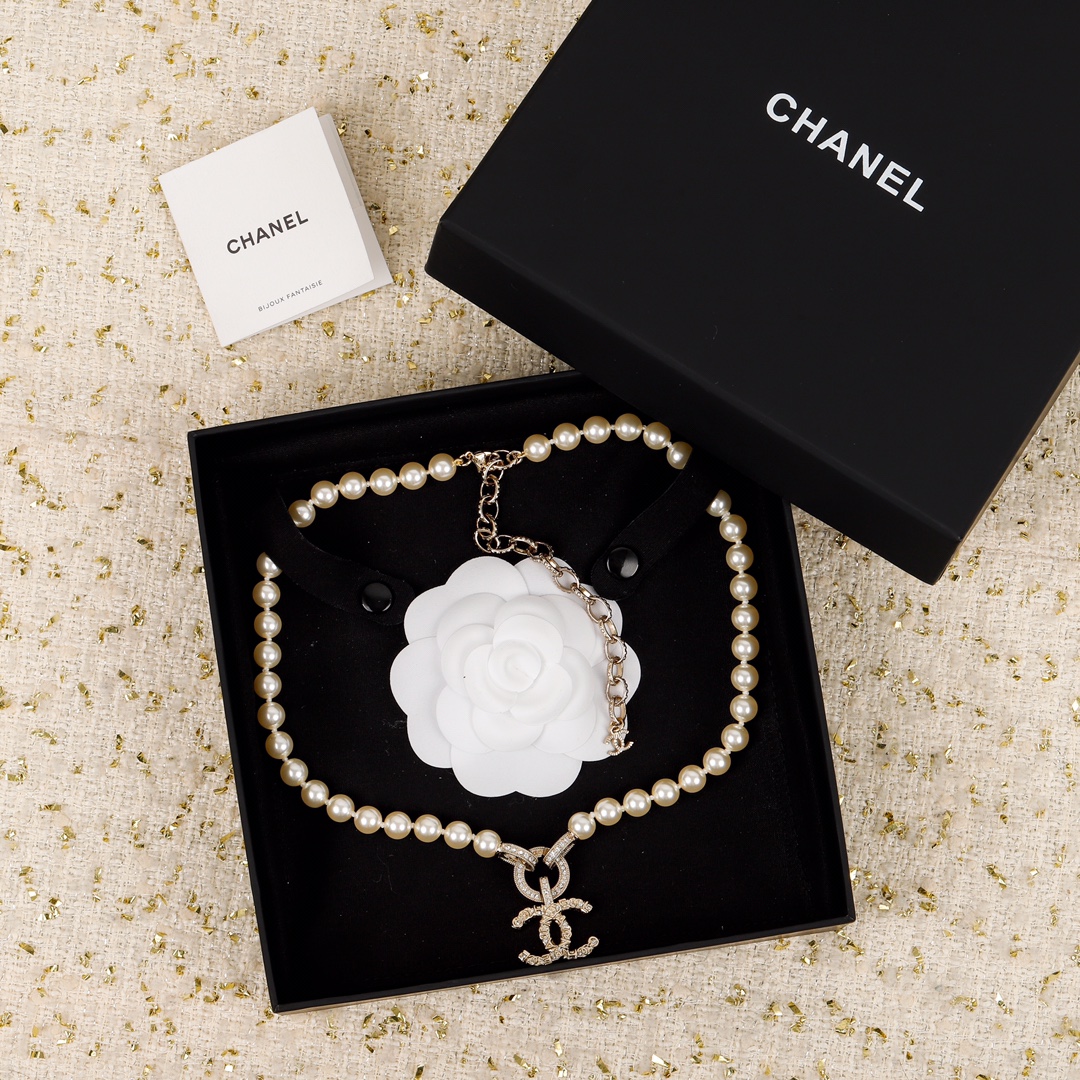 Chanel Necklace Pearl L