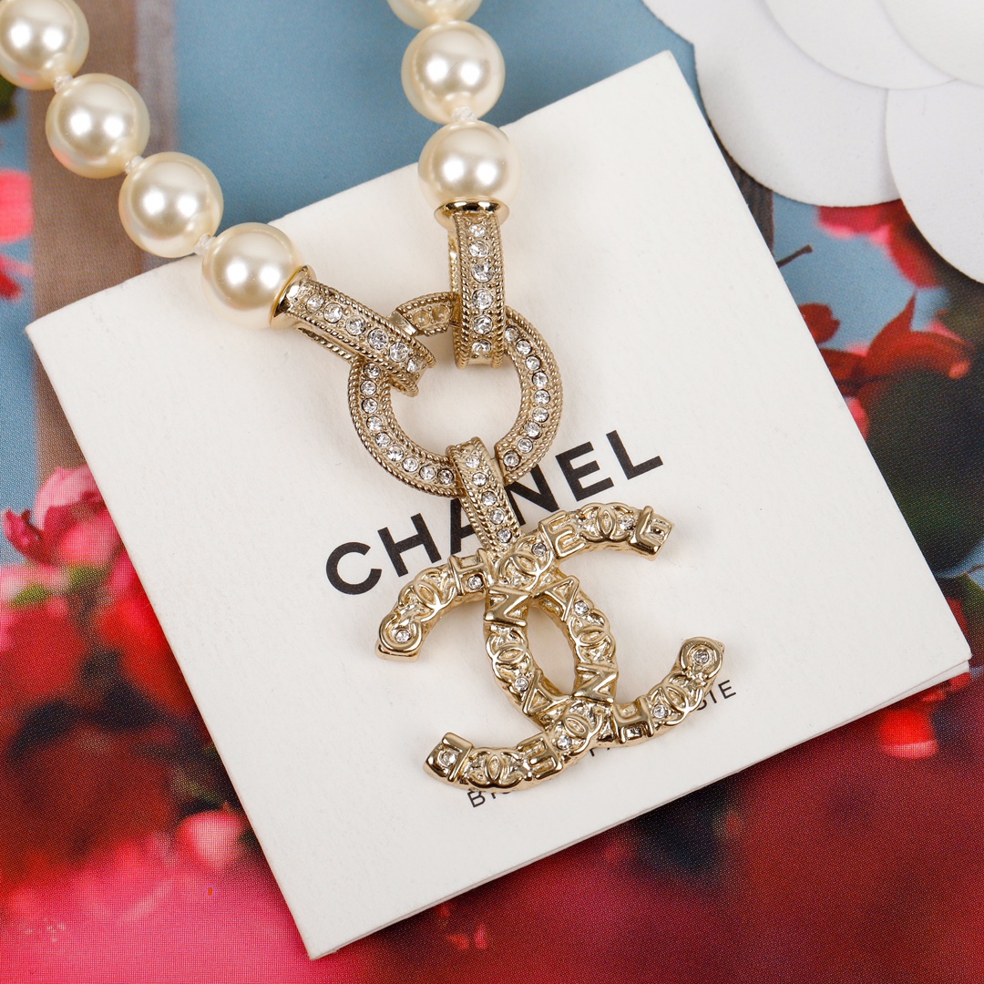 Chanel Necklace Pearl L