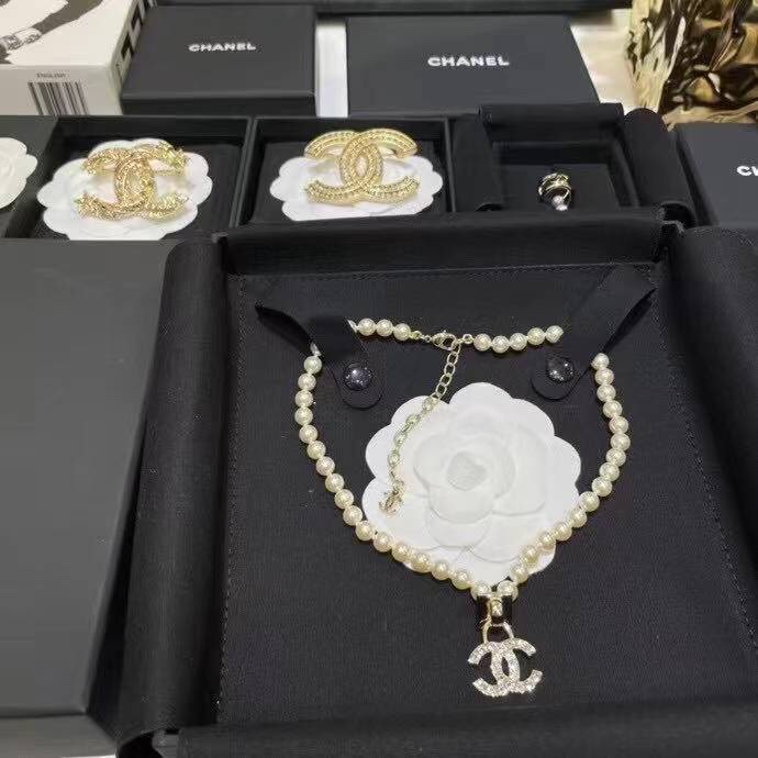 Chanel Necklace Pearl L