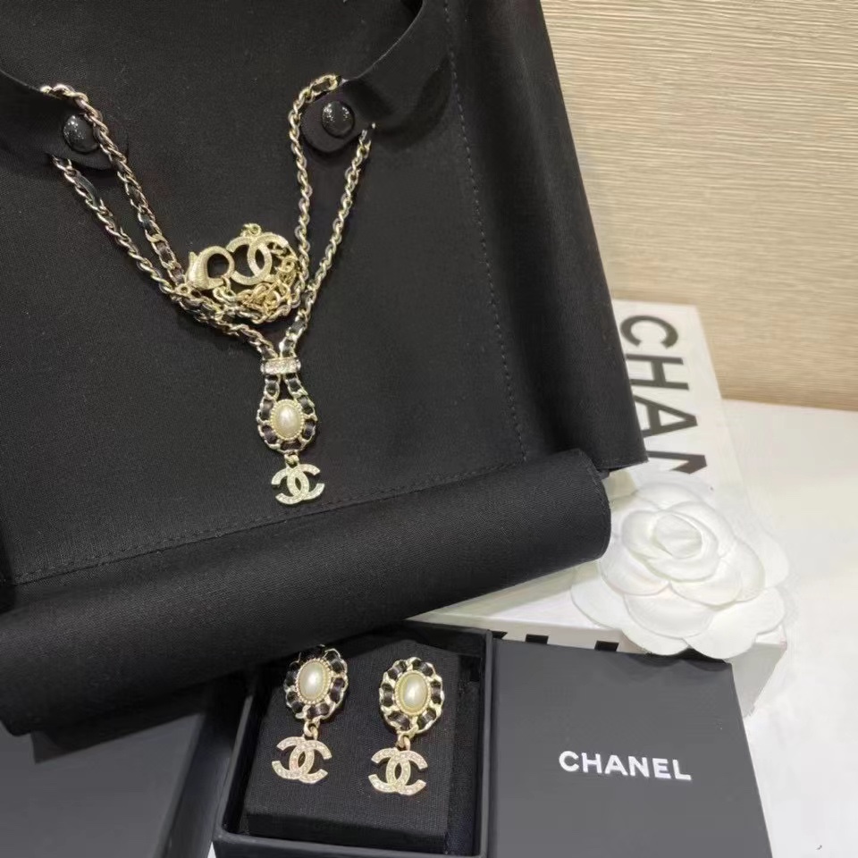 Chanel Necklace L