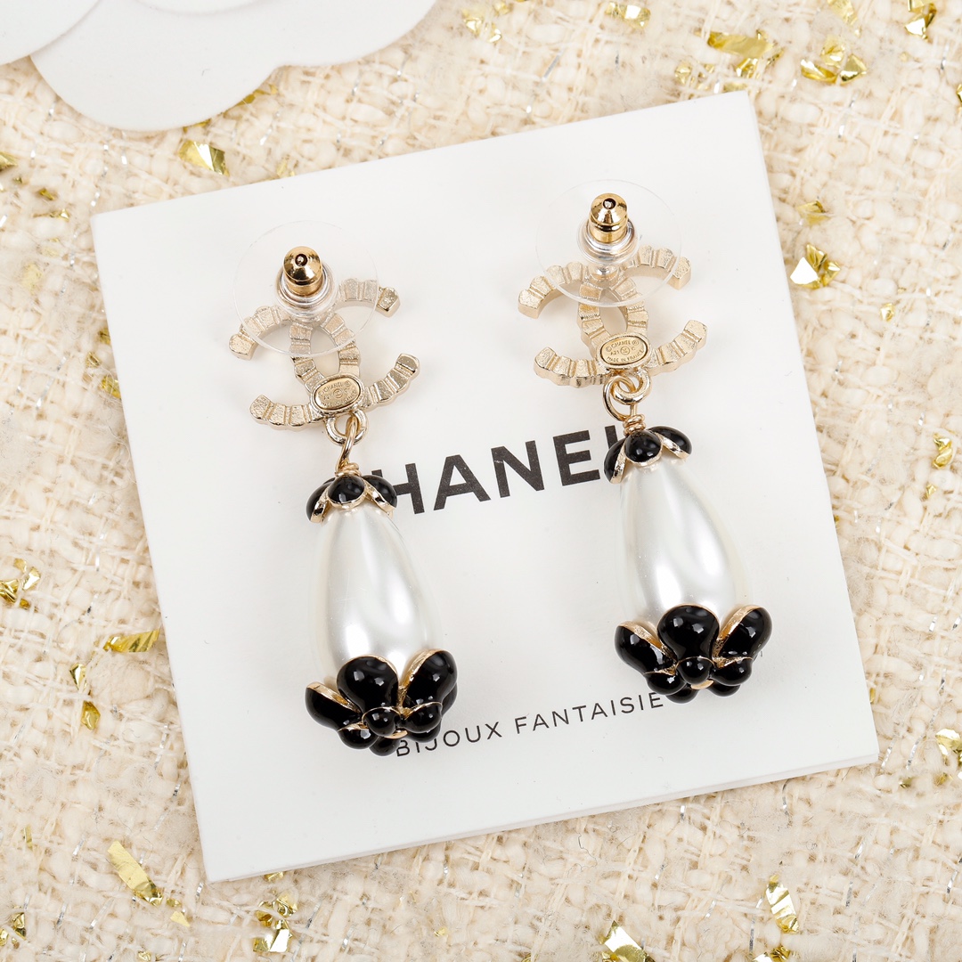 Chanel Earrings L