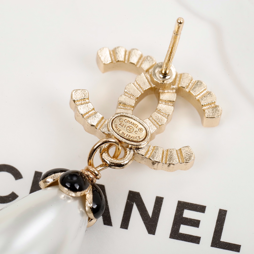 Chanel Earrings L