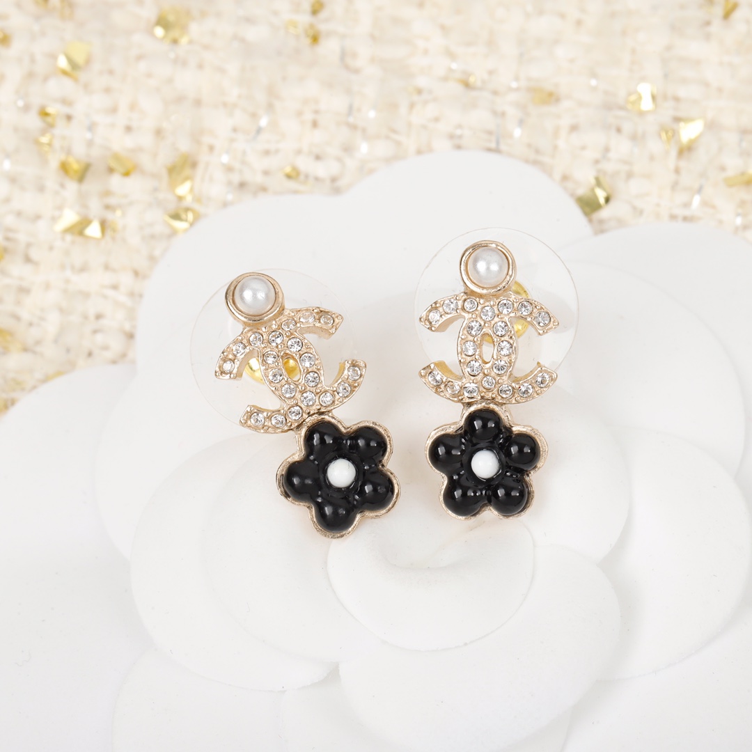 Chanel Earrings Pearl L