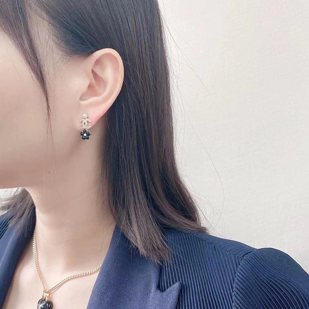 Chanel Earrings Pearl L