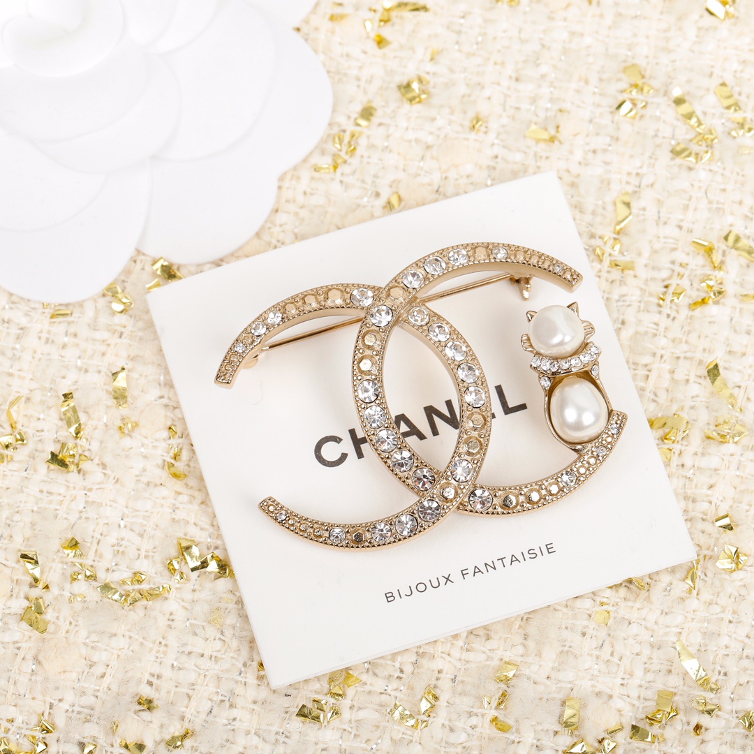Chanel Brooch L