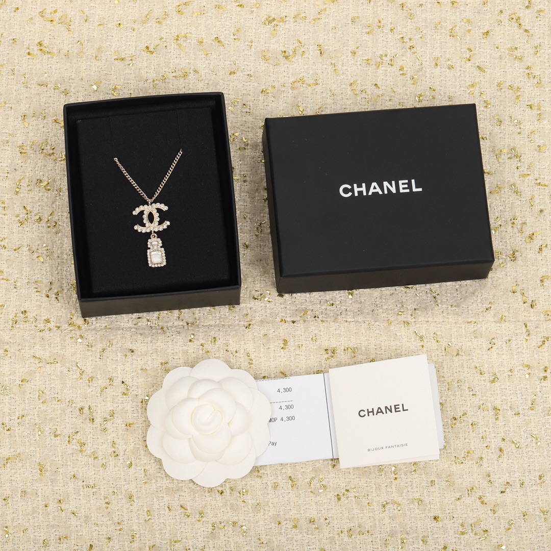 Chanel Necklace White Adjustable L