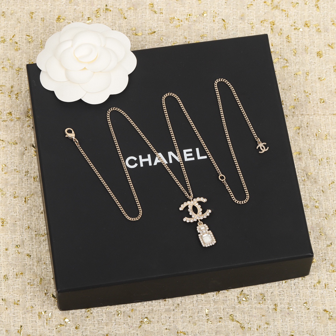 Chanel Necklace White Adjustable L