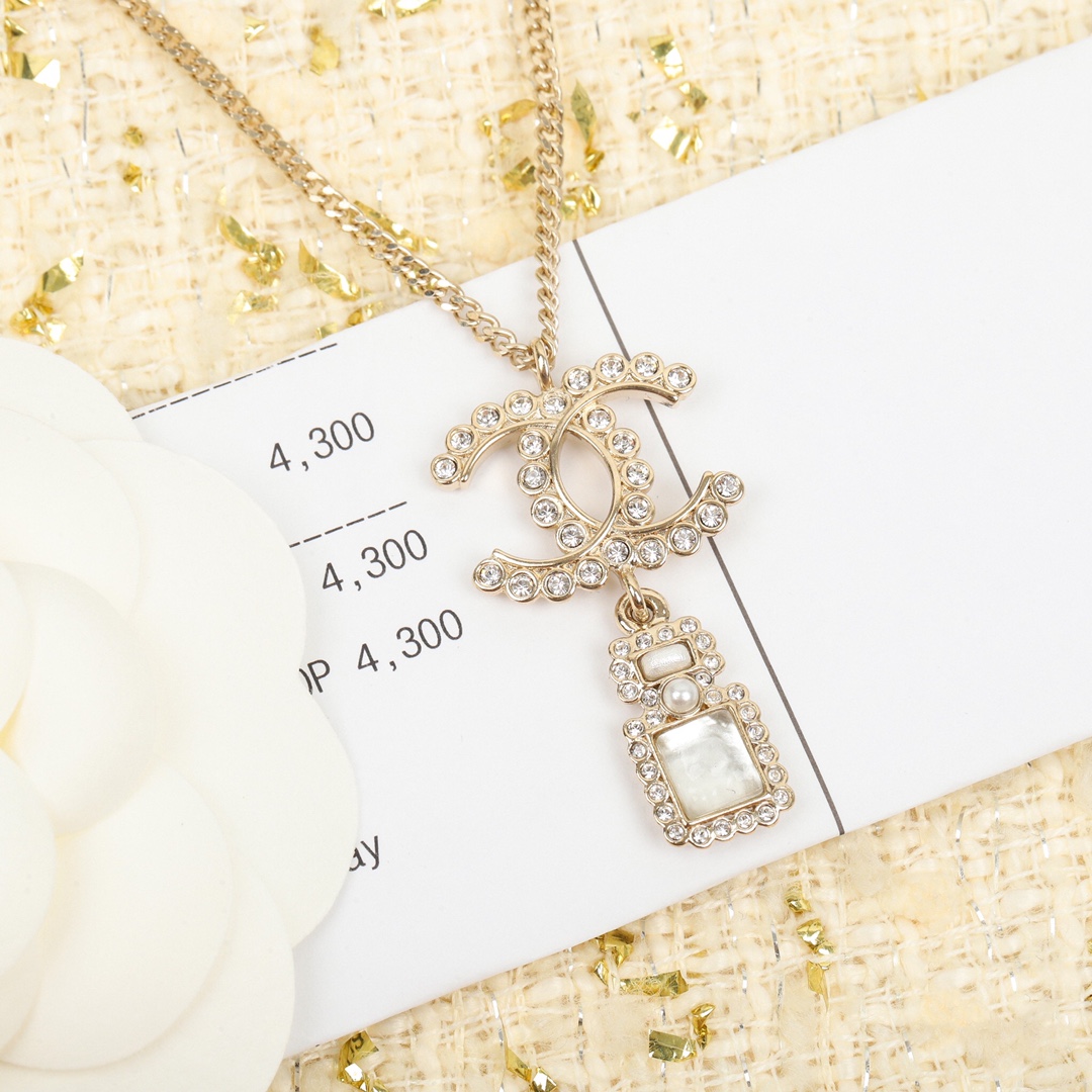 Chanel Necklace White Adjustable L