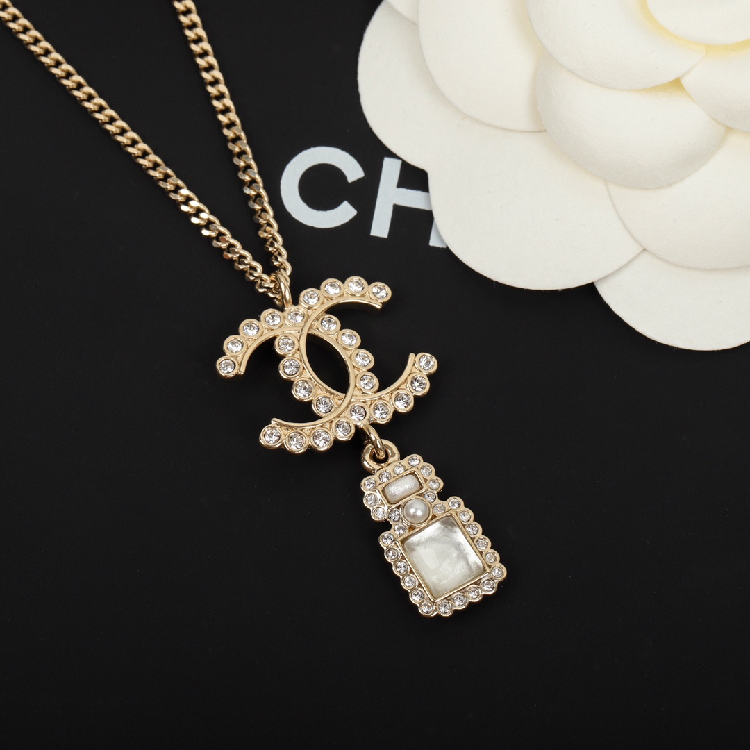 Chanel Necklace White Adjustable L