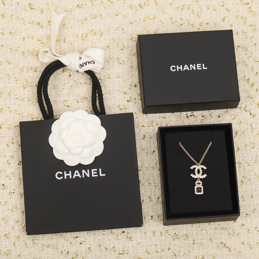 Chanel Necklace White Adjustable L