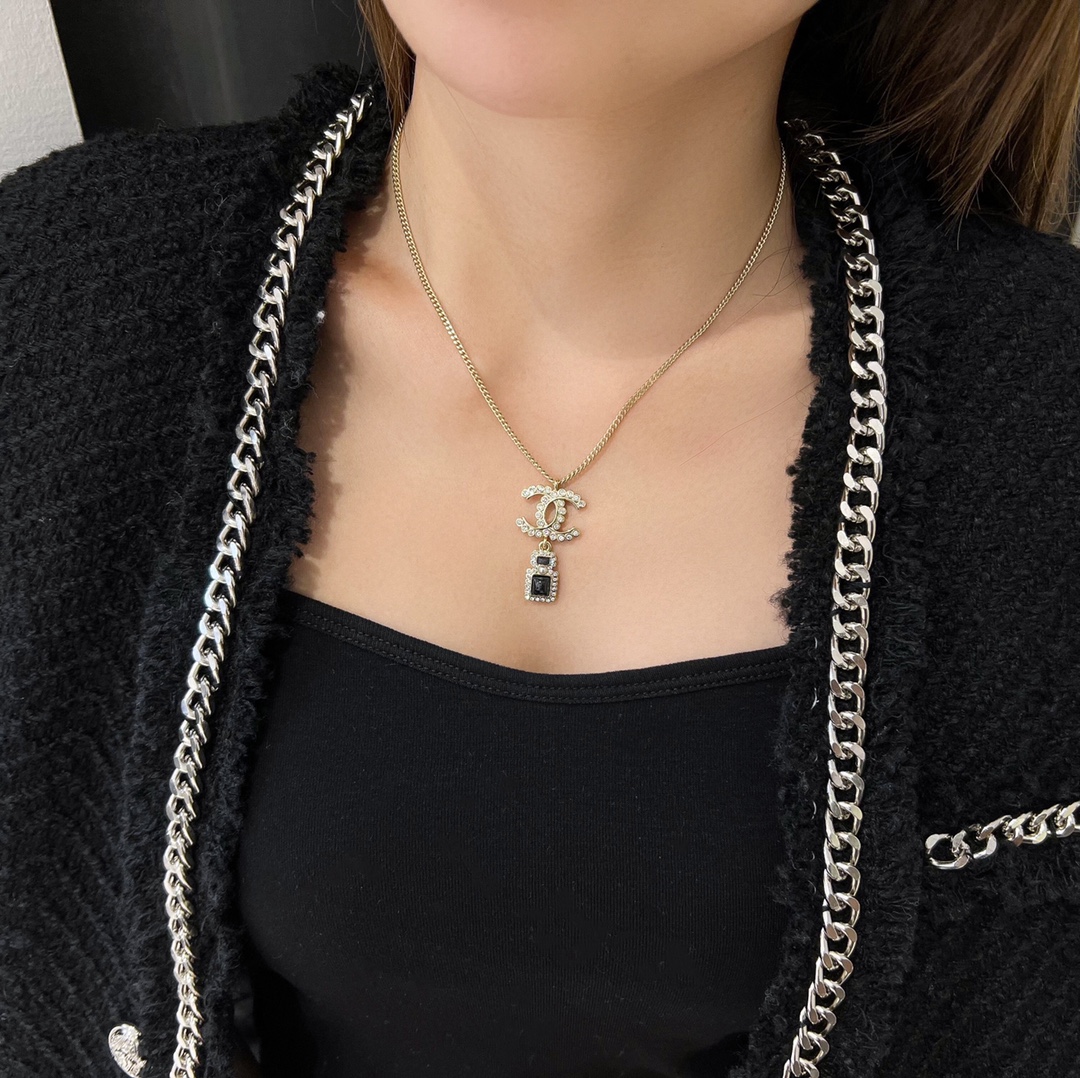 Chanel Necklace White Adjustable L